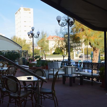 Nouvel Hotel Des Bains เปซาโร ภายนอก รูปภาพ