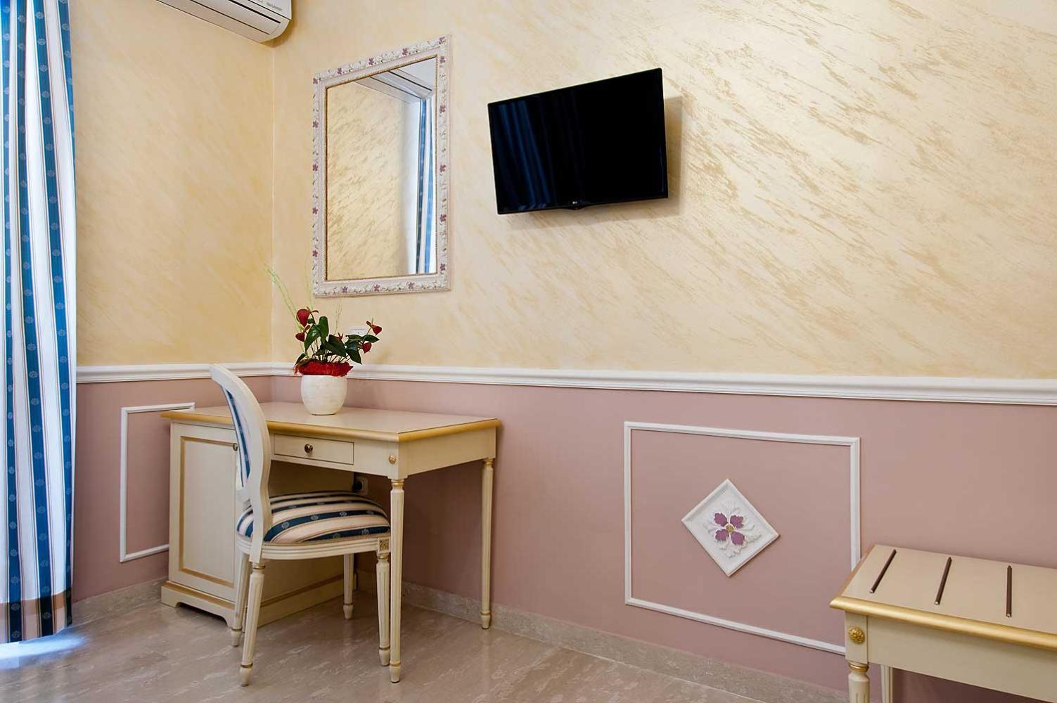 Nouvel Hotel Des Bains เปซาโร ภายนอก รูปภาพ