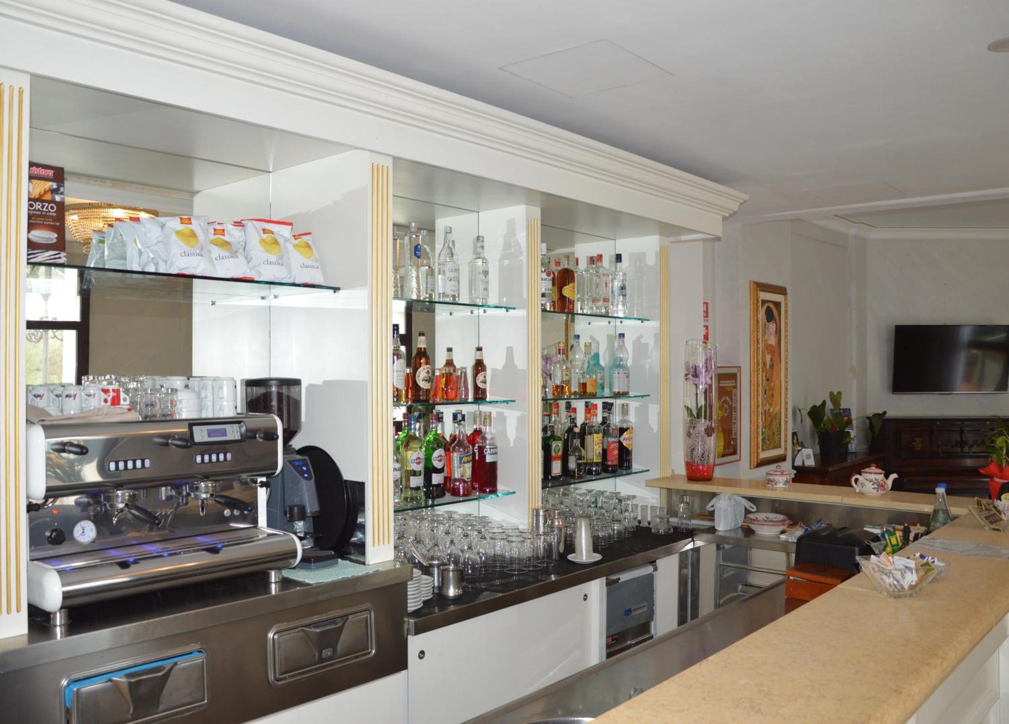 Nouvel Hotel Des Bains เปซาโร ภายนอก รูปภาพ