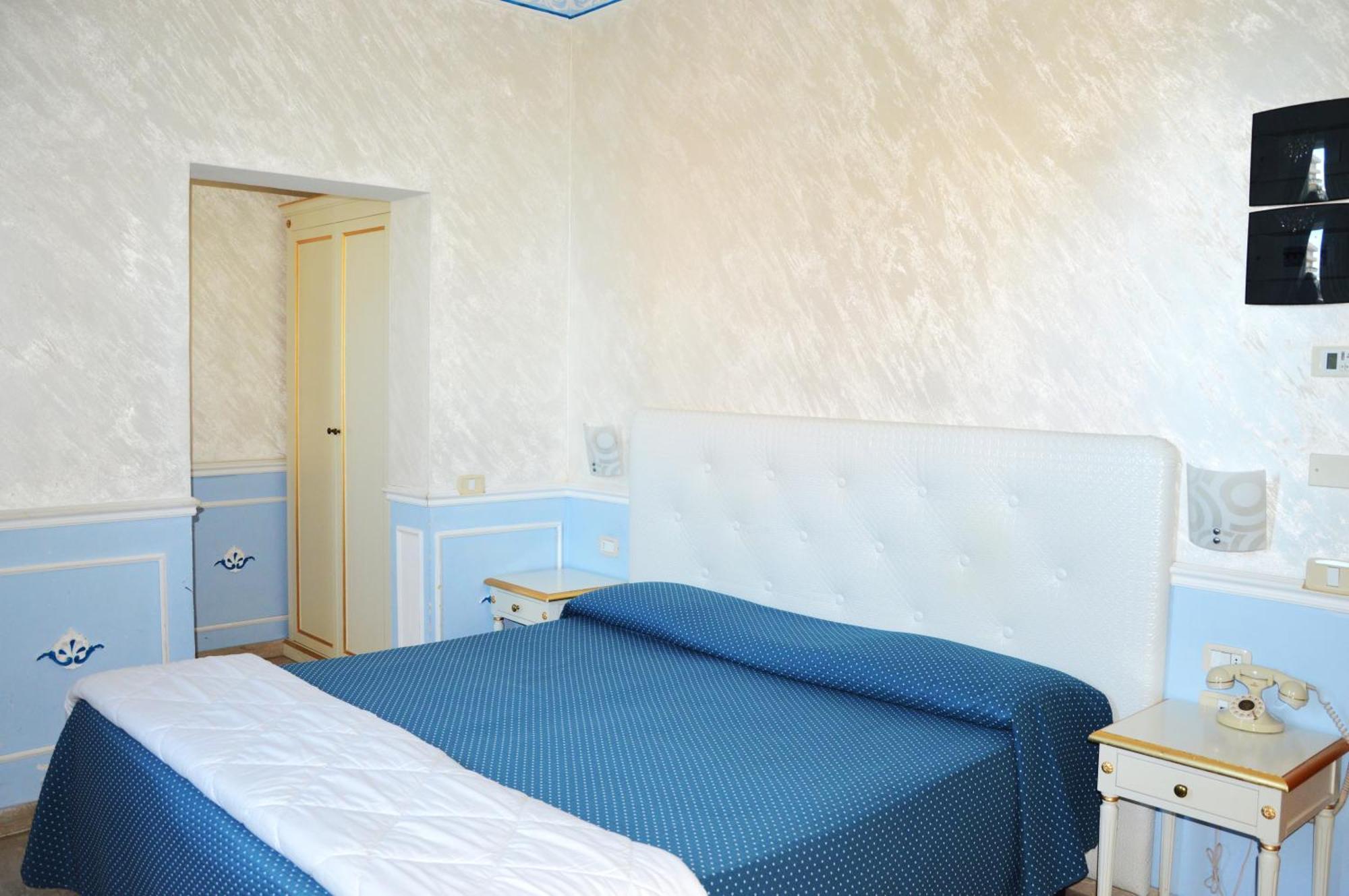 Nouvel Hotel Des Bains เปซาโร ห้อง รูปภาพ