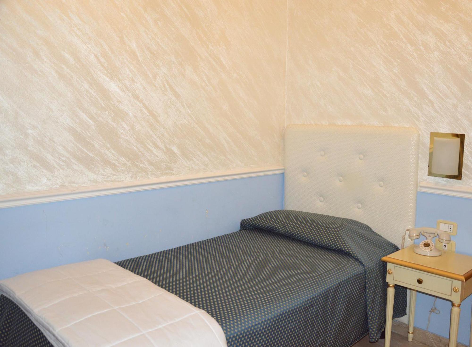 Nouvel Hotel Des Bains เปซาโร ภายนอก รูปภาพ