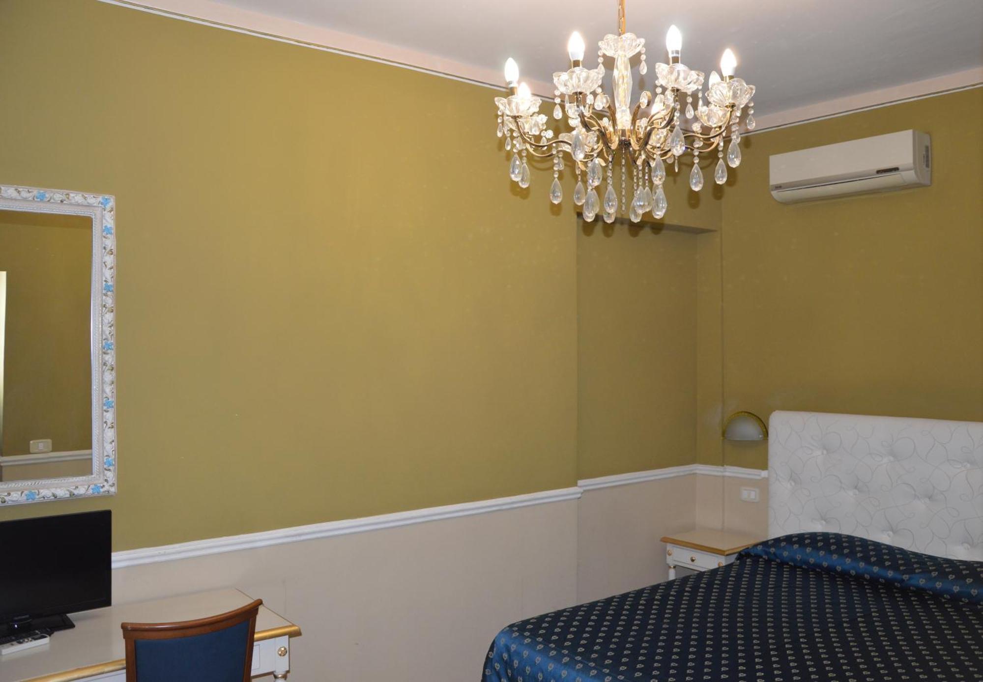 Nouvel Hotel Des Bains เปซาโร ภายนอก รูปภาพ