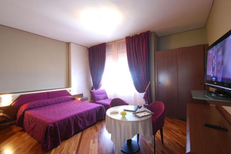 Nouvel Hotel Des Bains เปซาโร ภายนอก รูปภาพ